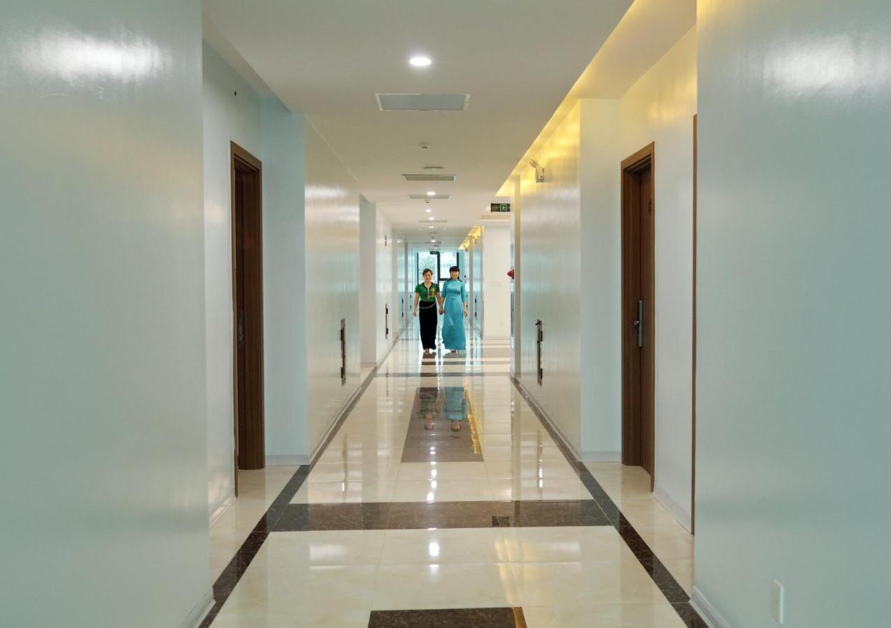 ホテル Khach San Hoa Ban Trang ソンラ エクステリア 写真