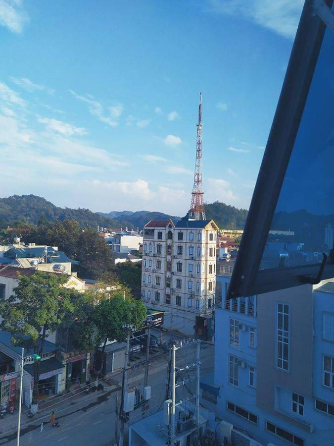 ホテル Khach San Hoa Ban Trang ソンラ エクステリア 写真