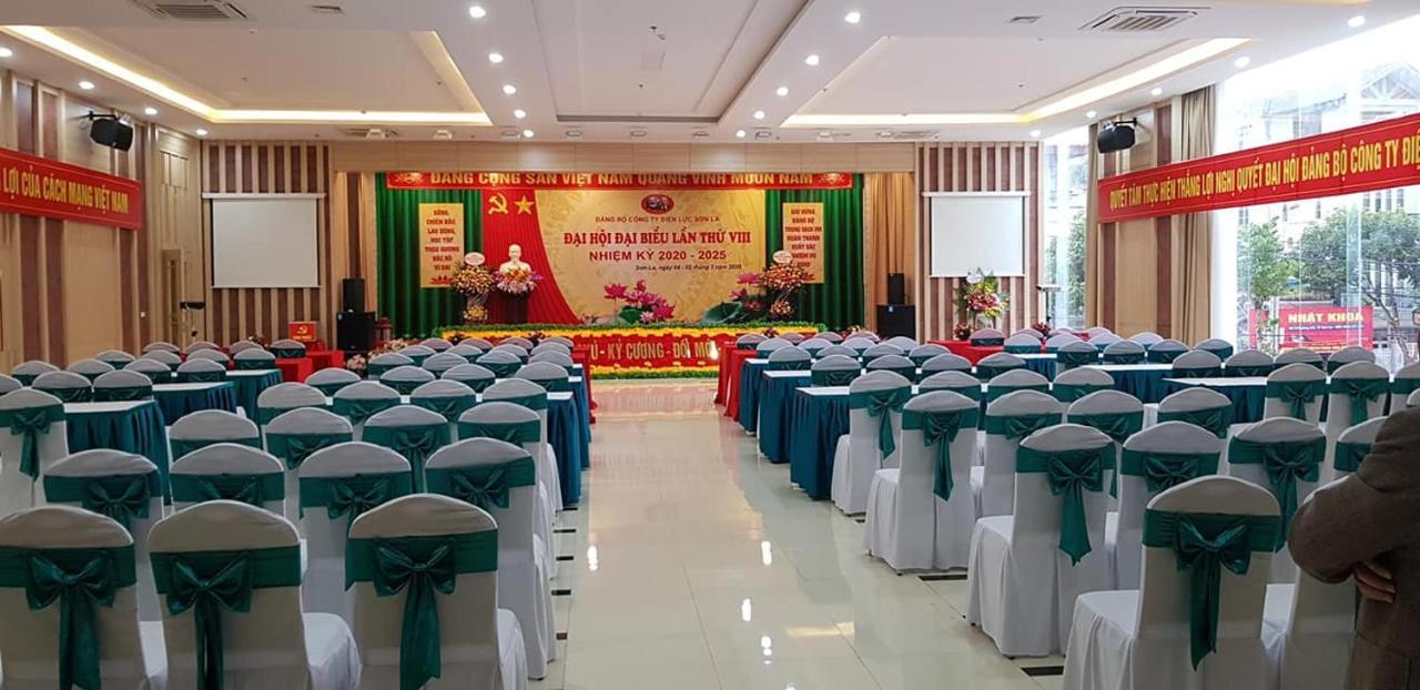 ホテル Khach San Hoa Ban Trang ソンラ エクステリア 写真
