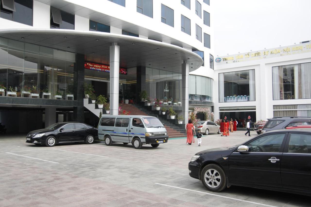 ホテル Khach San Hoa Ban Trang ソンラ エクステリア 写真